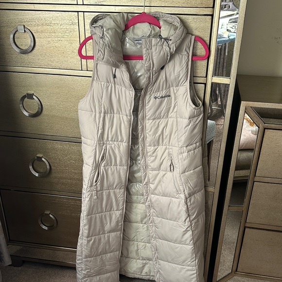 Columbia Women's Pike Lake Long Beige Puffer Vest - Picture 2 of 6